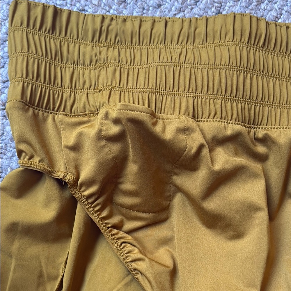 NIKE Women's Athletic Shorts Size XL - Picture 13 of 16